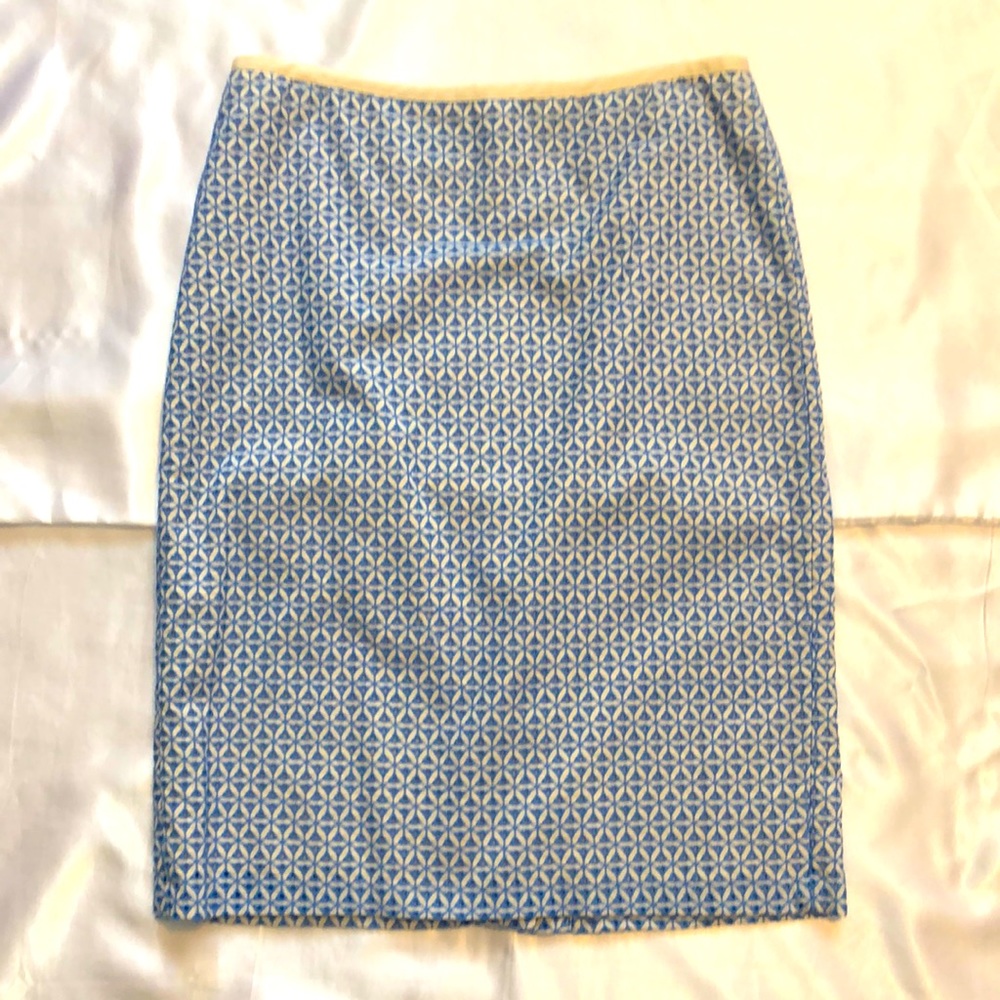 Talbots fully lined blue and white skirt, size 6: